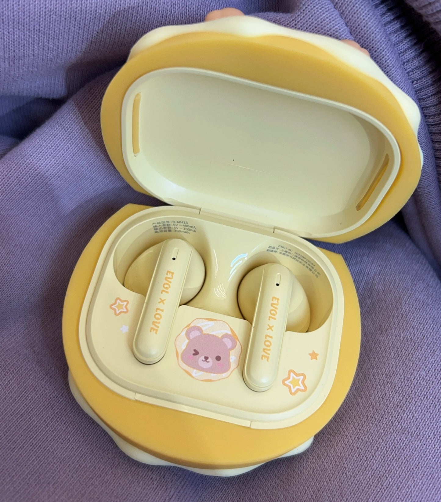Mr. Love: Queen’s Choice Kiro Wireless Earphones